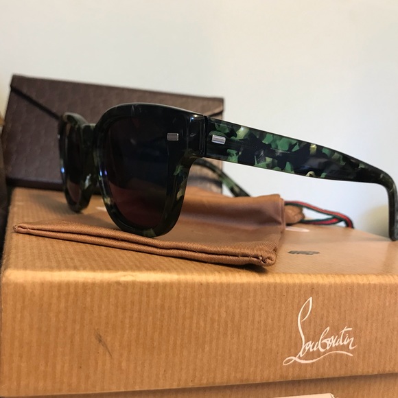  Gucci Sunglasses  - Picture 2 of 8